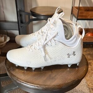 Under Armour Spotlight Lux MC 2.0 Mens White Football Cleats 3025082-100 NEW
